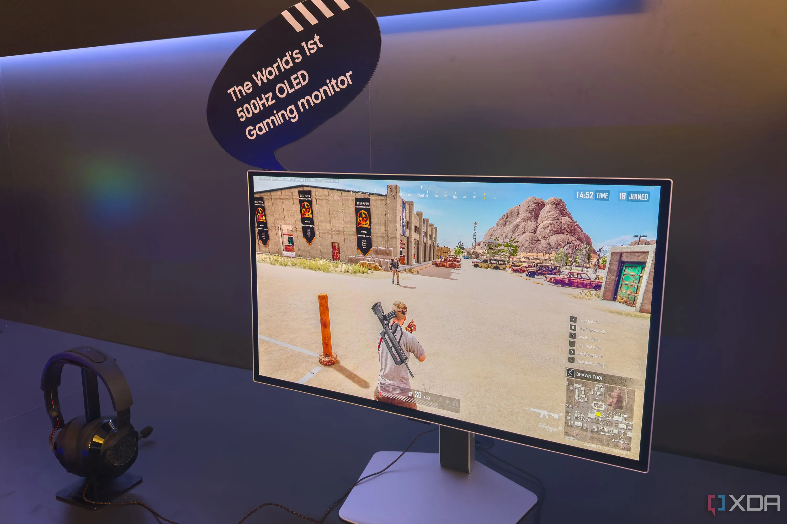 Màn hình Samsung Odyssey OLED G6 500Hz tại CES 2025, liên quan đến các yêu cầu cấu hình cao