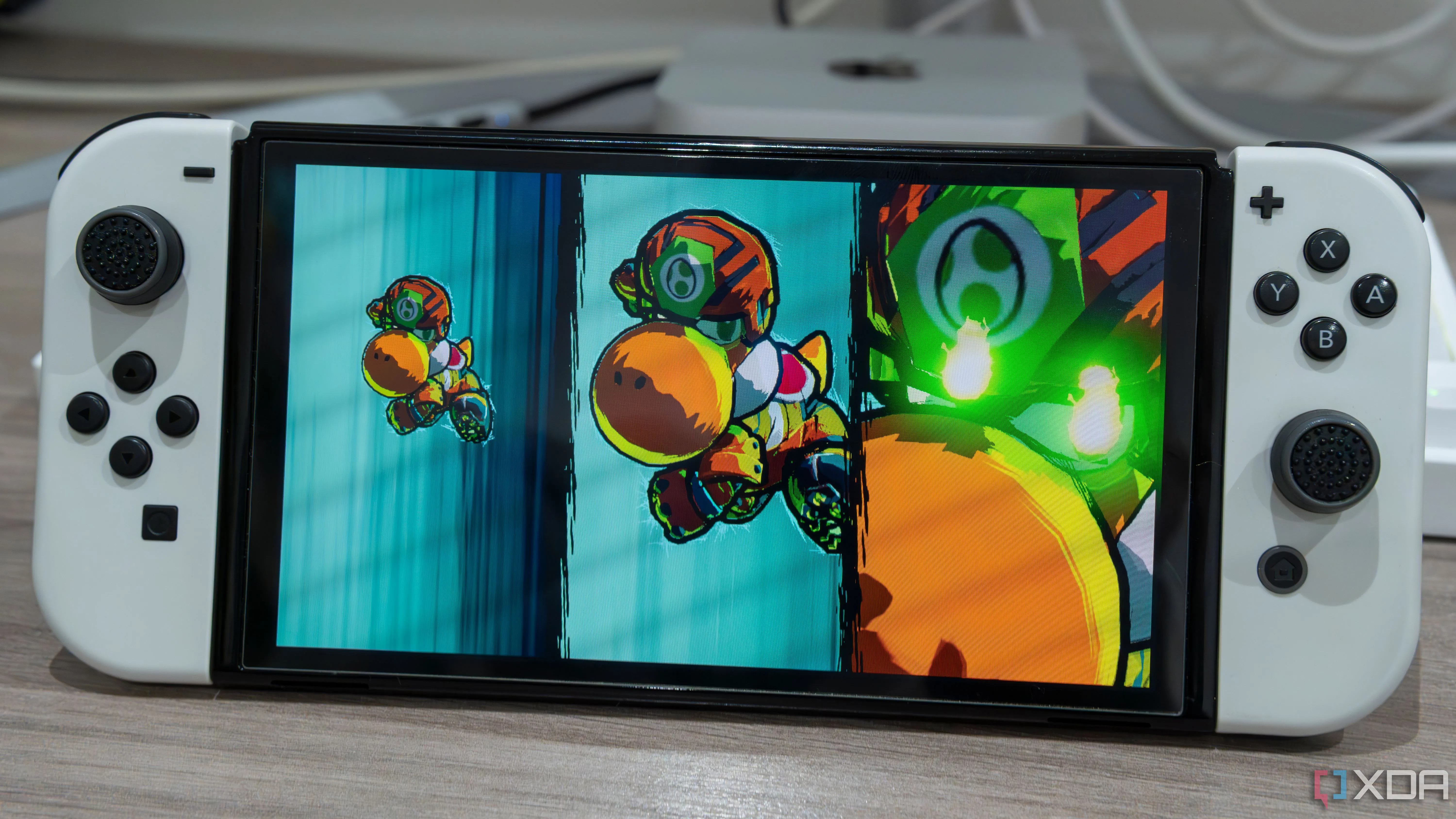 Máy Nintendo Switch OLED đang hiển thị game Mario Strikers Battle League, một ví dụ về các tựa game cạnh tranh của Nintendo