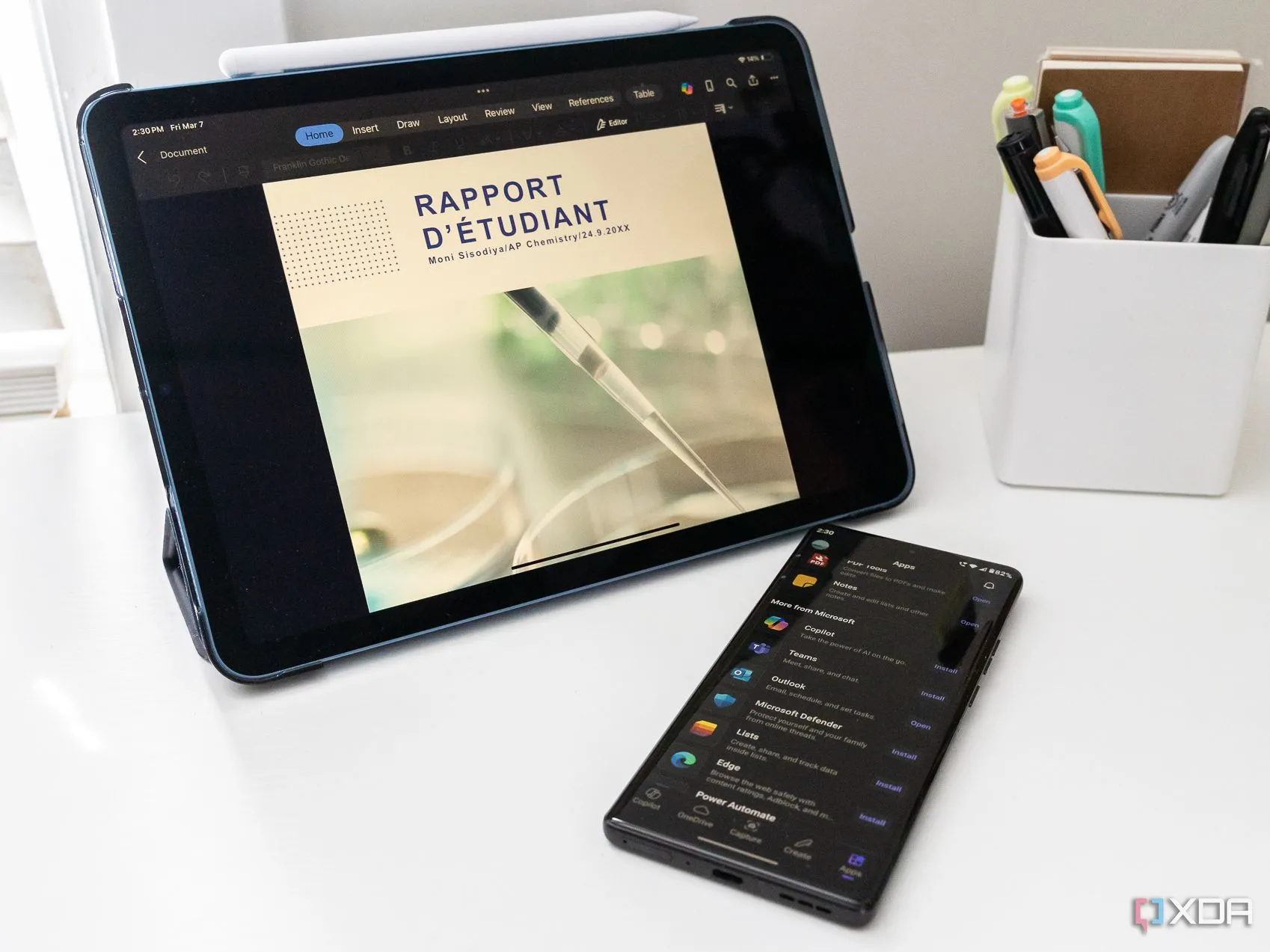 Microsoft 365 Copilot chạy trên máy tính bảng và điện thoại thông minh, thể hiện trải nghiệm ứng dụng di động mượt mà của M365.