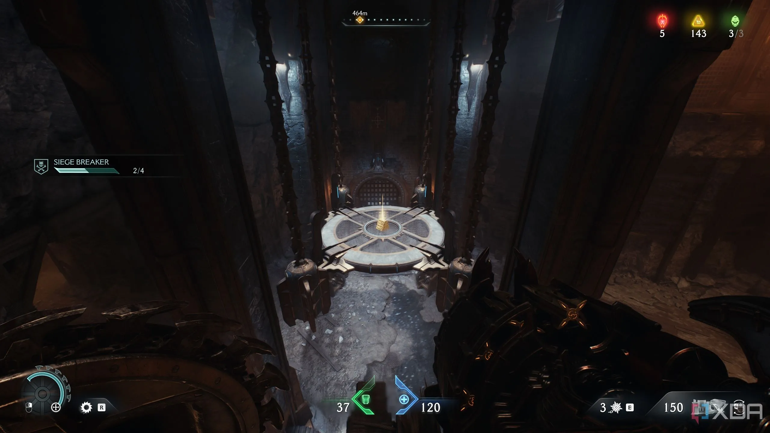 Một nền tảng kim loại dưới chân Doom Slayer trong Doom The Dark Ages