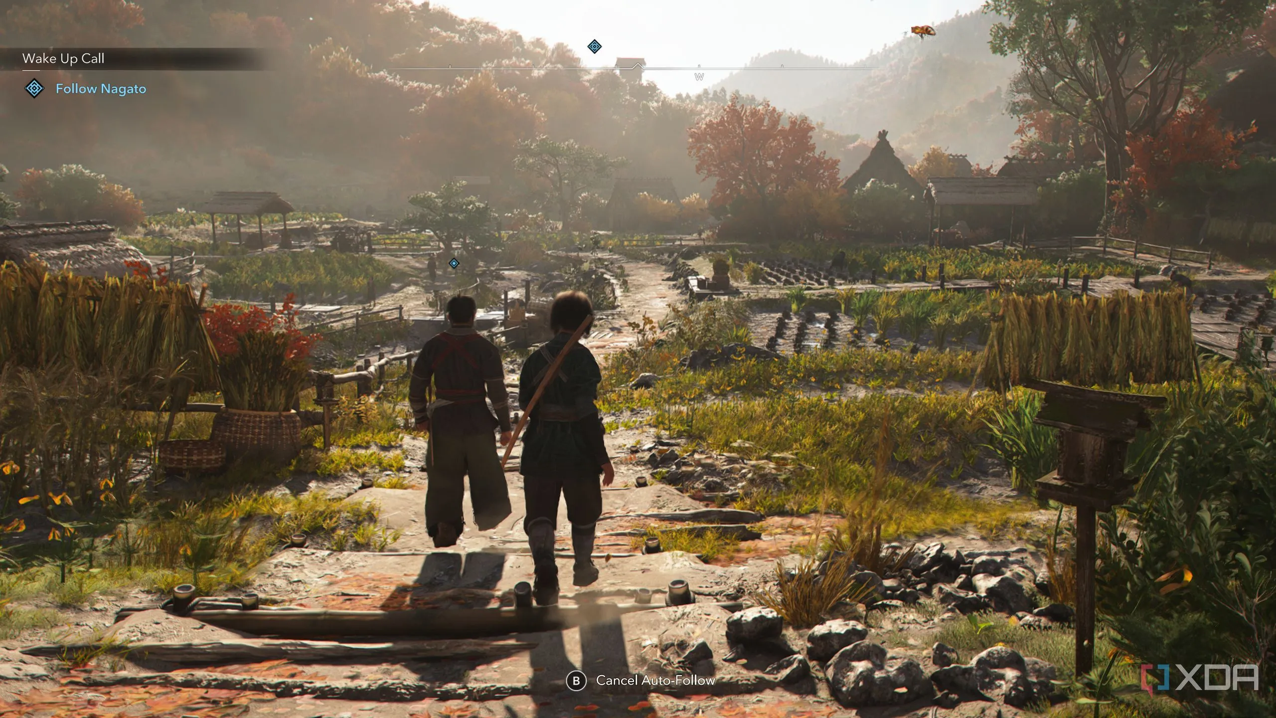 Naoe hòa mình vào đám đông để ngụy trang trong Assassin's Creed Shadows