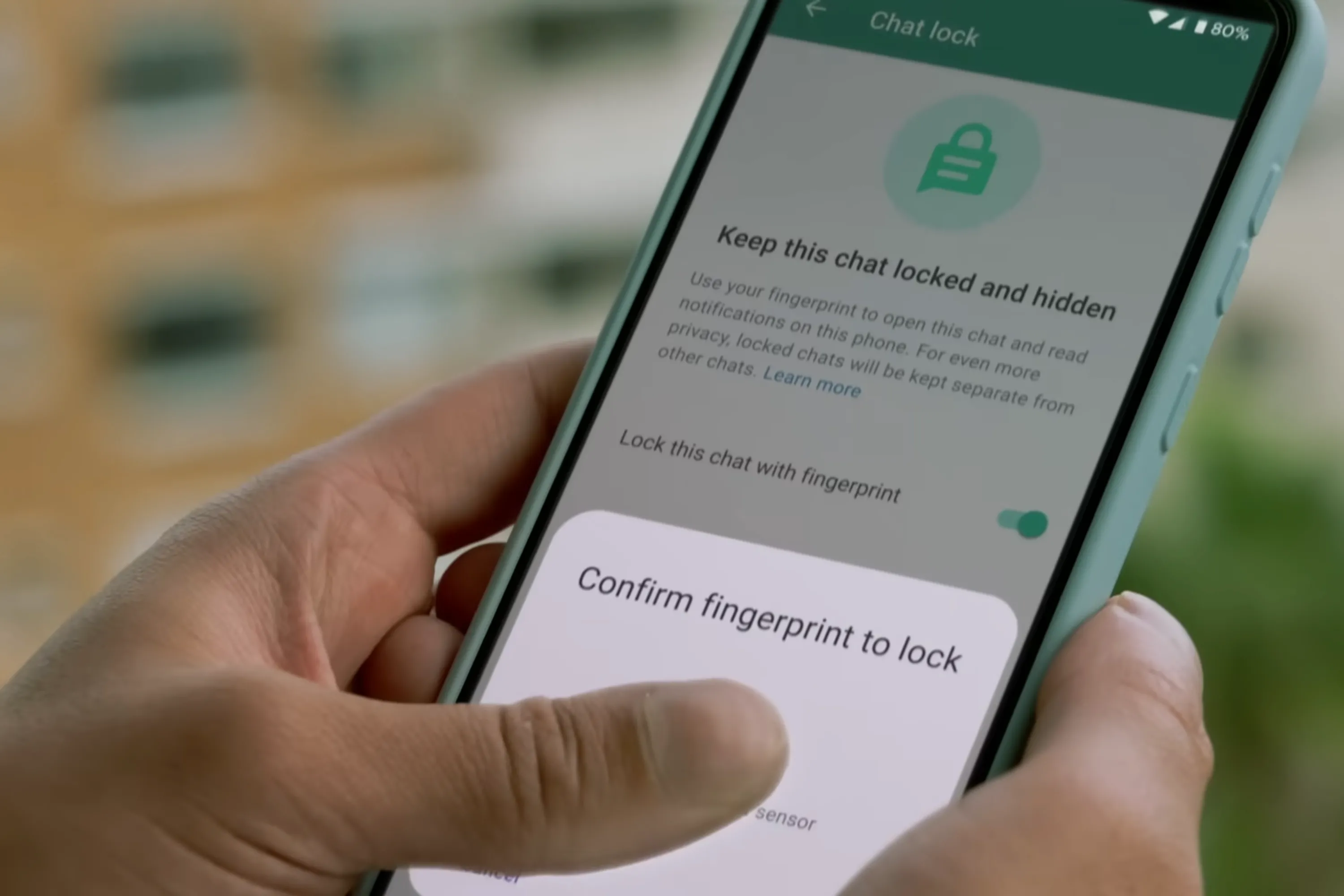 Người dùng khóa các cuộc trò chuyện bằng vân tay với tính năng Khóa trò chuyện mới của WhatsApp