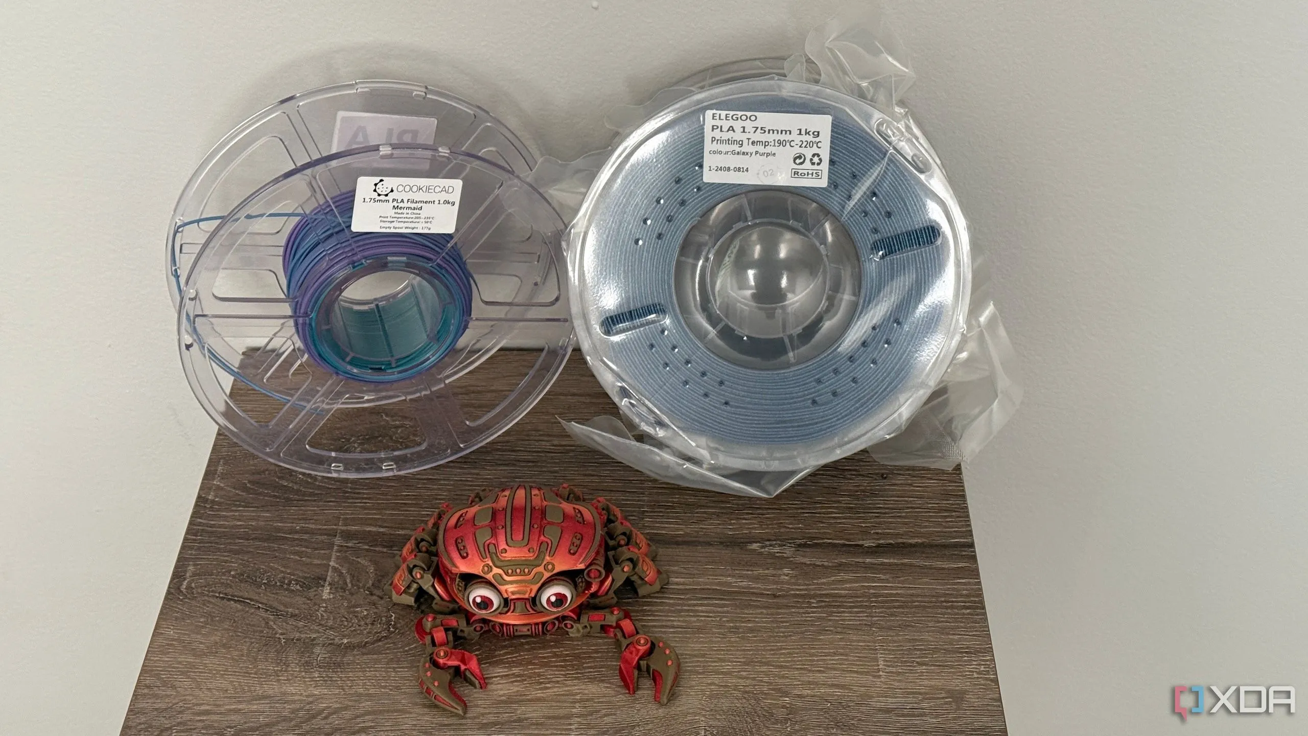 Nhãn ghi thông số nhiệt độ cho sợi nhựa (filament) in 3D, minh họa việc quản lý vật liệu tái chế
