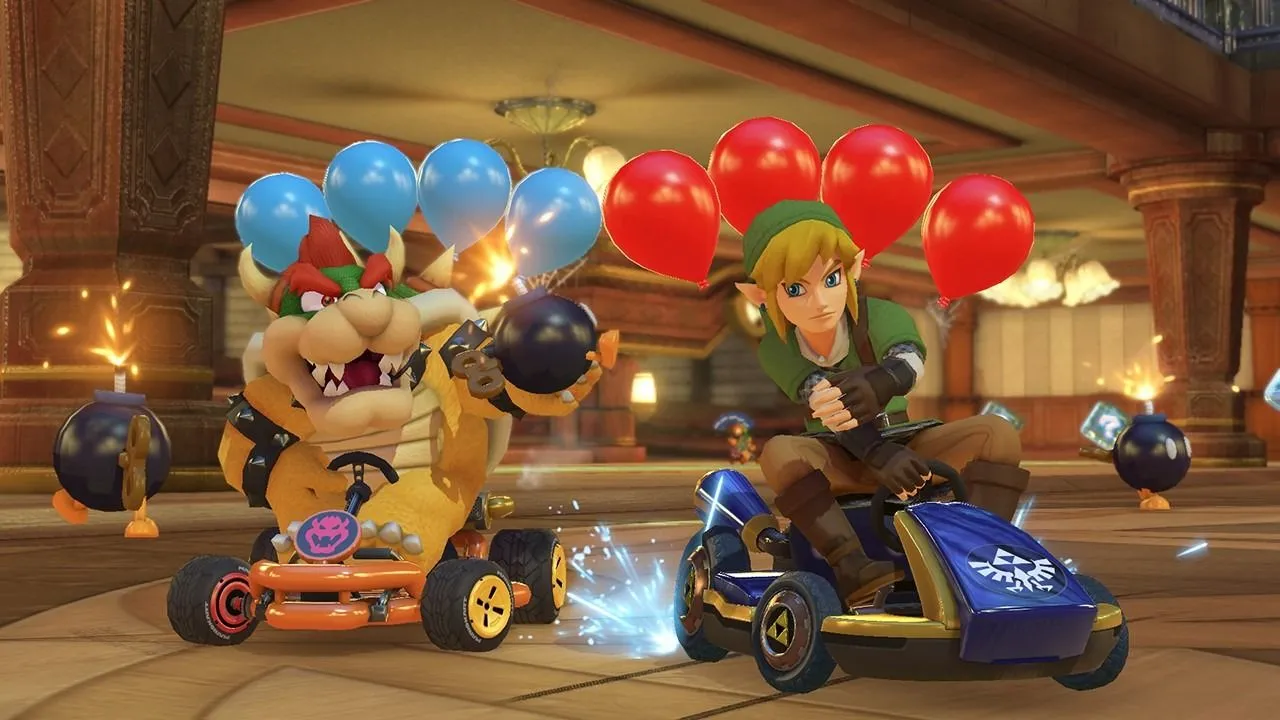 Nhân vật Bowser và Link đua xe trong game Mario Kart 8 Deluxe