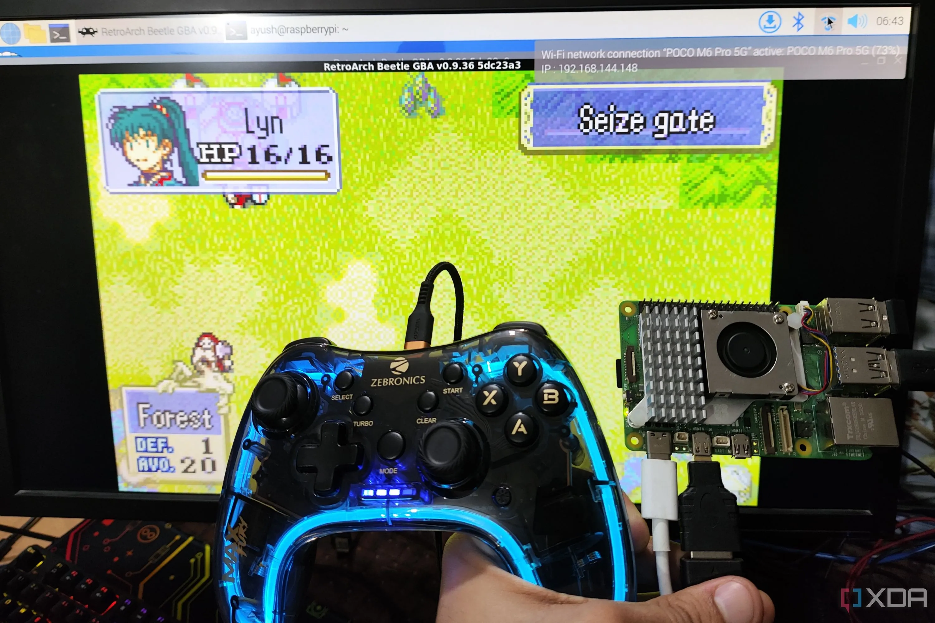 Raspberry Pi 5 kết nối với tay cầm chơi game để giả lập game