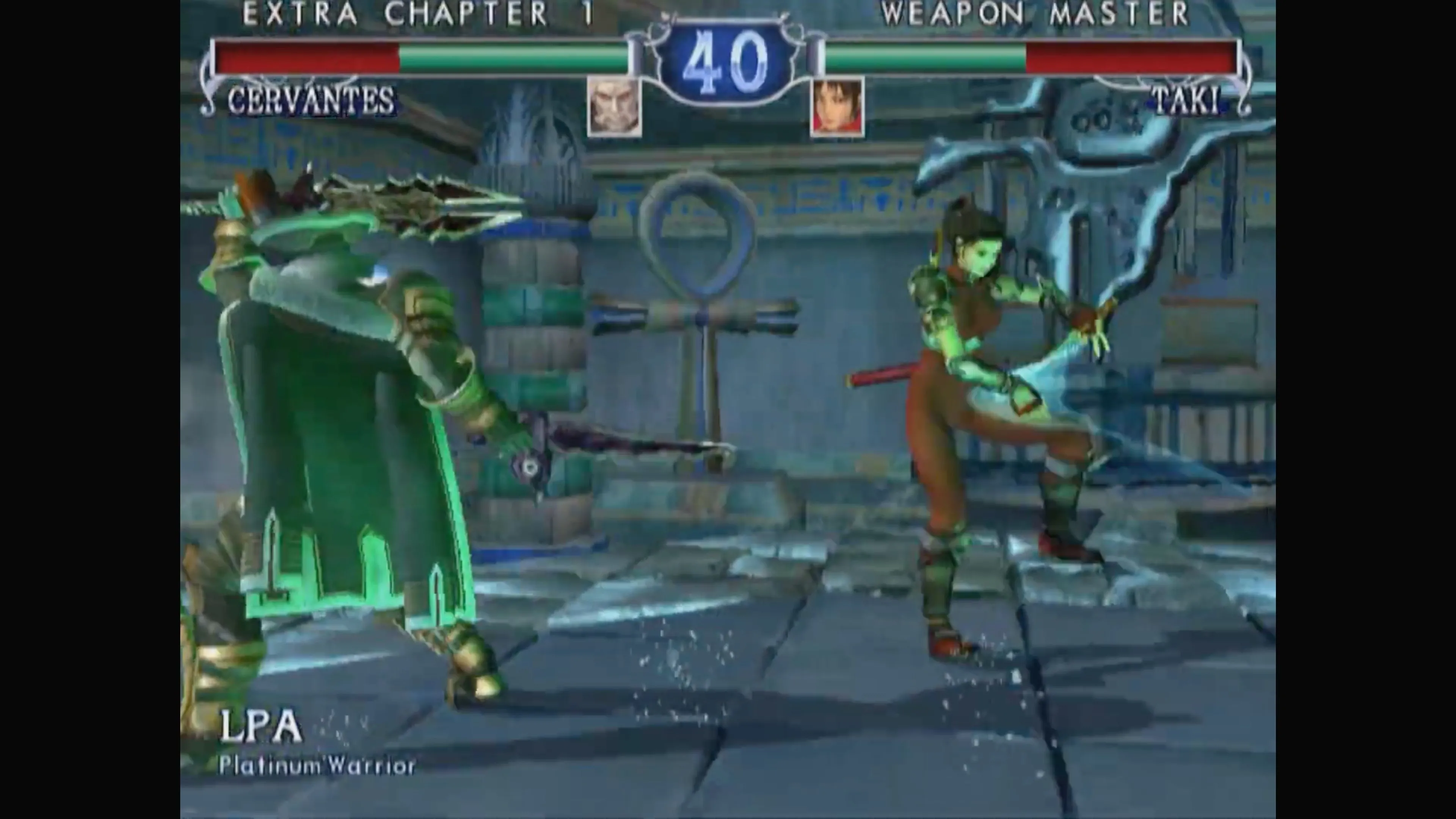 Soulcalibur II ảnh chụp màn hình game 3: Cảnh quay cận cảnh một đòn tấn công mạnh mẽ của nhân vật