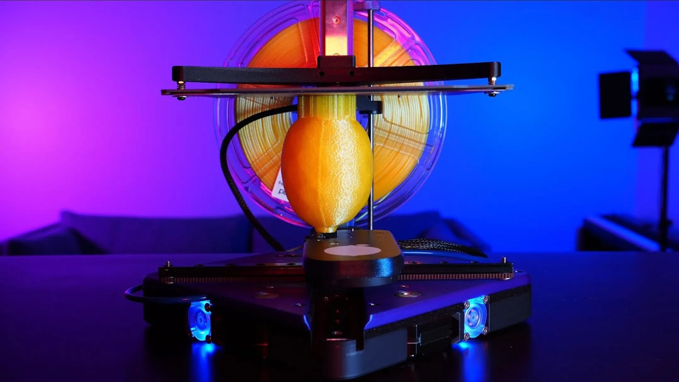 Thiết kế máy in 3D nguồn mở Lemontron, minh họa khả năng tự lắp ráp và giảm chi phí đầu tư cho người dùng in 3D.