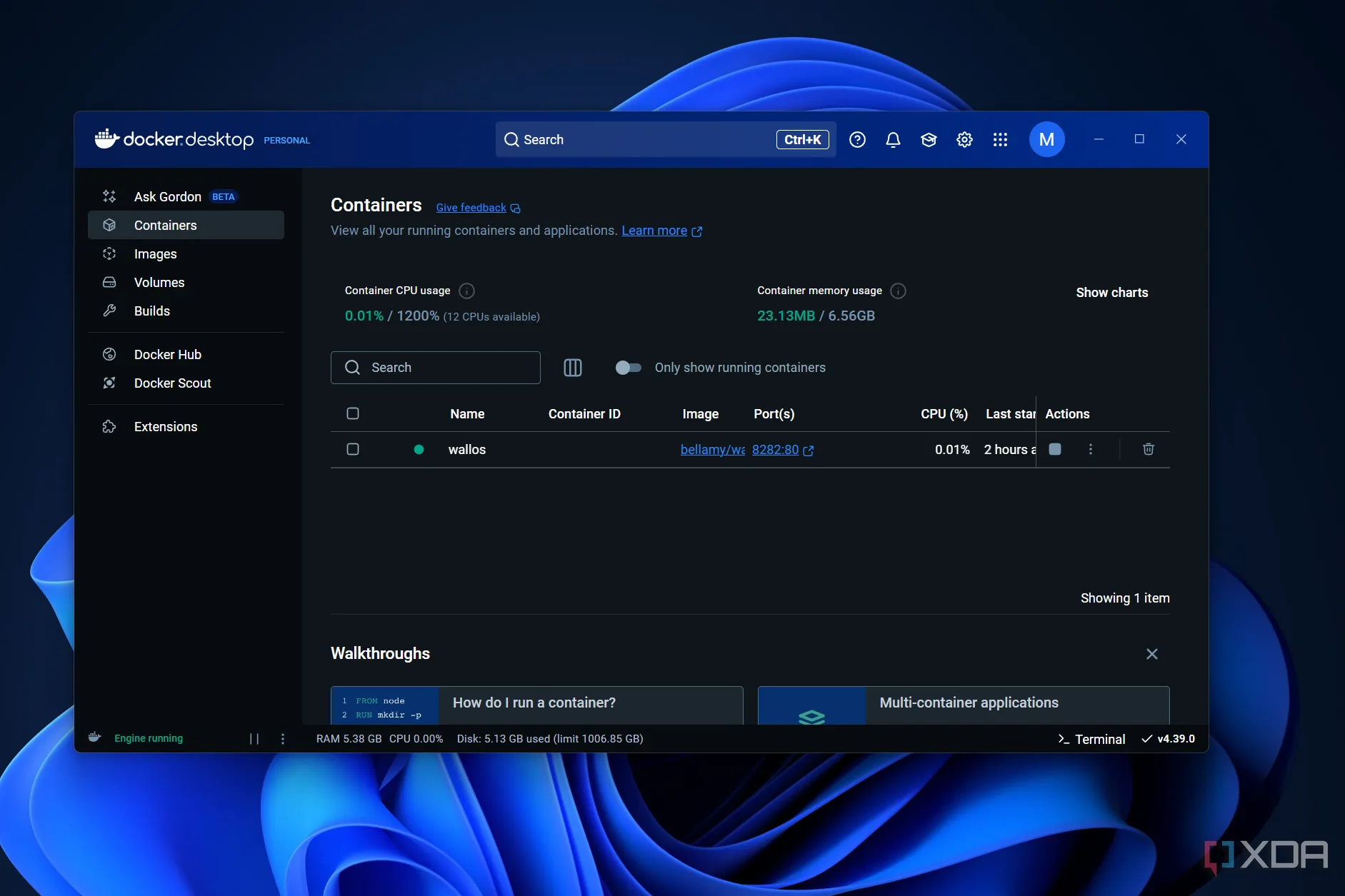 Wallos container đang chạy trong Docker Desktop, thể hiện khả năng quản lý ứng dụng tự host