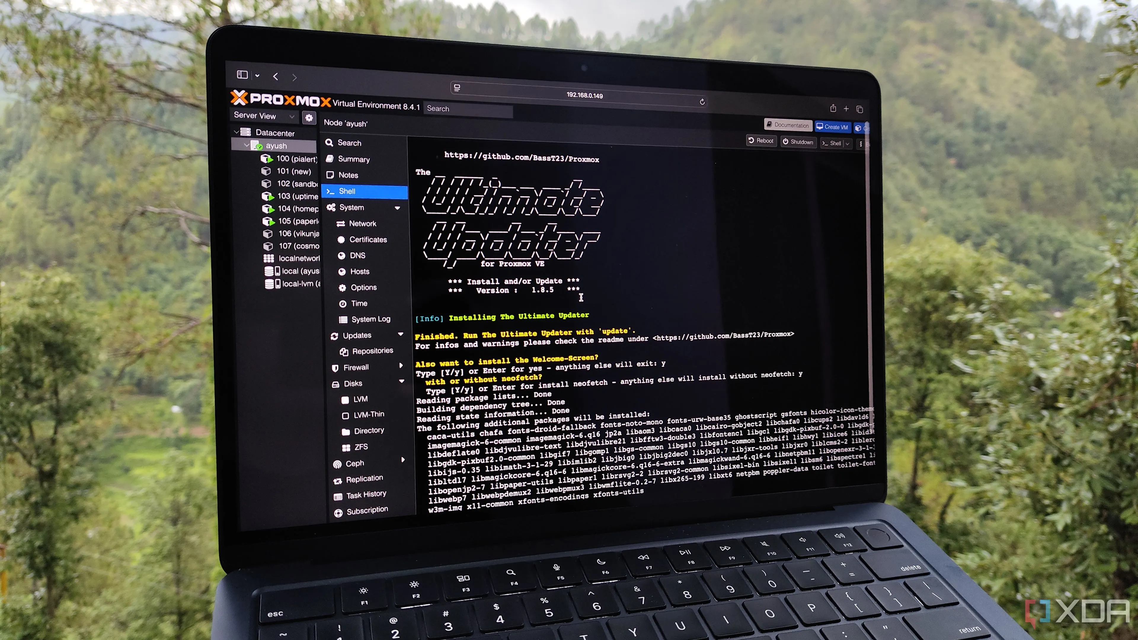 Xác nhận cài đặt gói Ultimate Updater và màn hình chào mừng Neofetch trên Proxmox