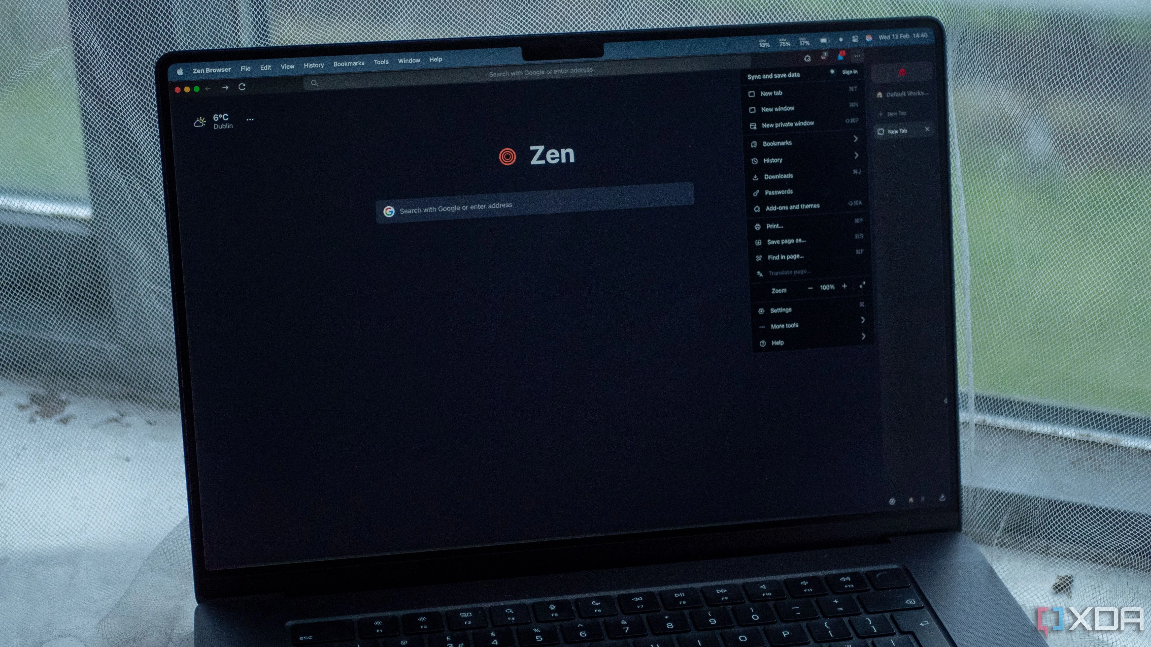 Zen Browser chạy trên MacBook Pro minh họa trình duyệt mới